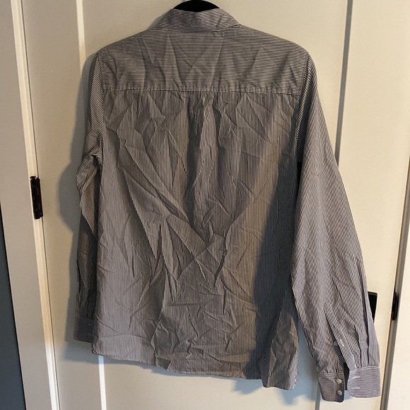 J Crew Women’s Boy Fit Vertical Stripe Classic Button Down Shirt EUC - Picture 6 of 9